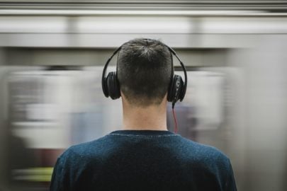 Читать или слушать книги: что лучше и