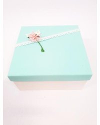 Подарочная коробка 19x19cm с цветком