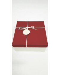 Подарочная коробка 18x18 см  красный / бежевый